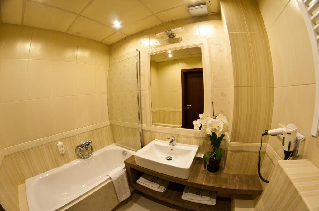 Dwor Kresowy Hotel Radymno Room photo